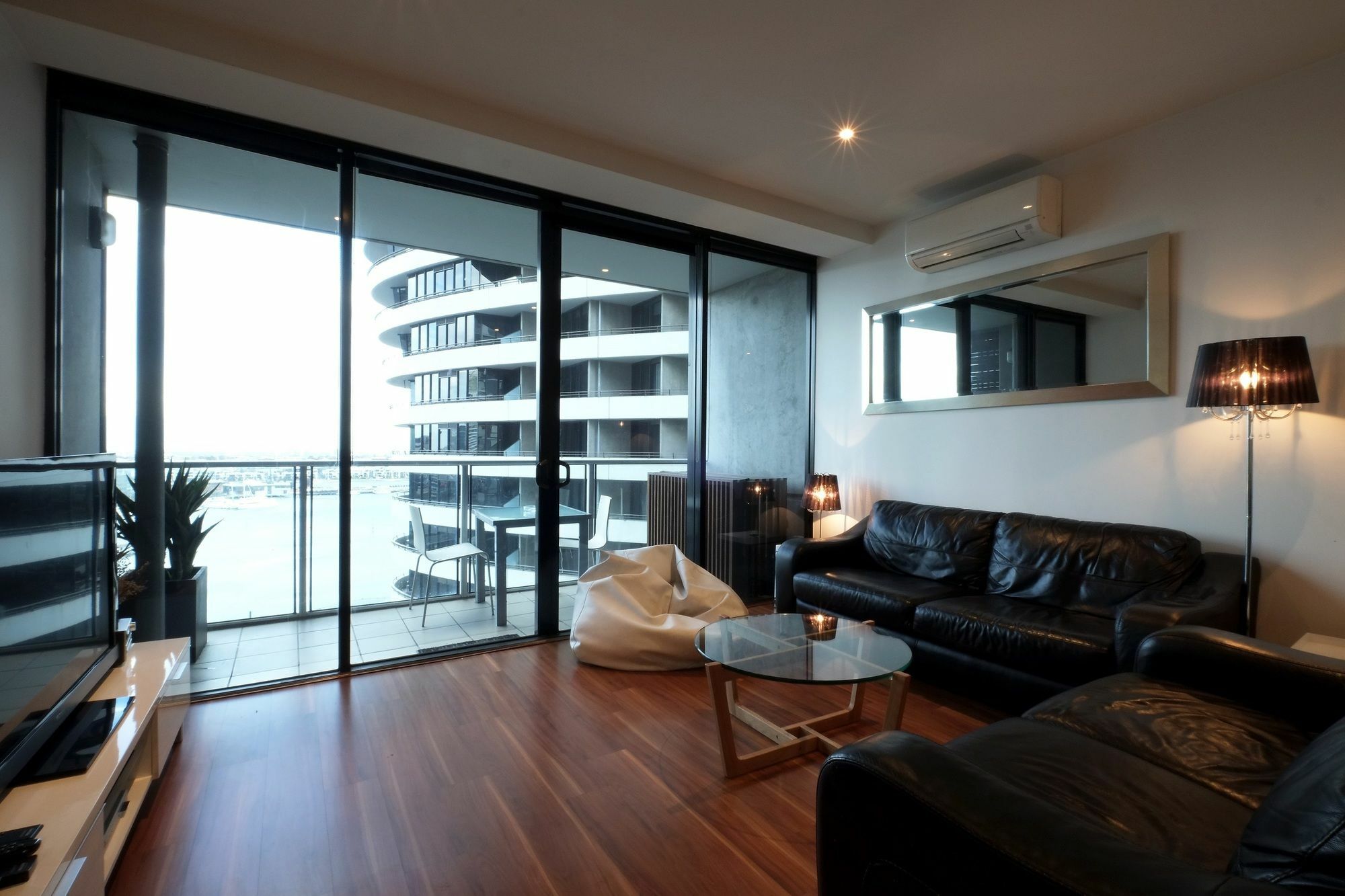 Acd Apartments Melbourne Exterior foto